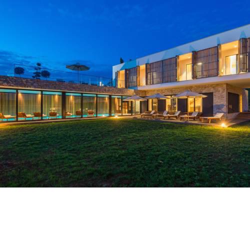 Exquisite Villa in Baderna with Sauna and Jacuzzi