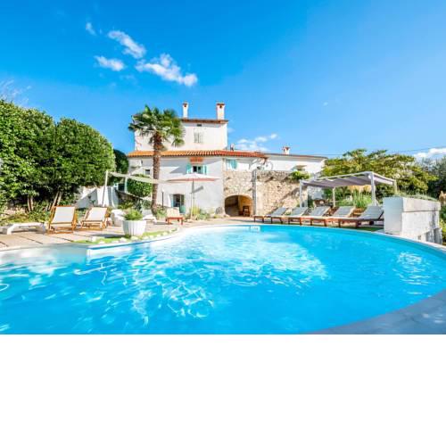 Zagorje Villa Sleeps 8 with Pool Air Con and WiFi