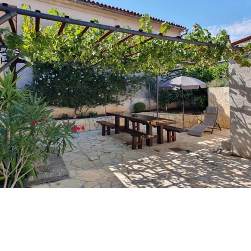 Zara Holiday Home