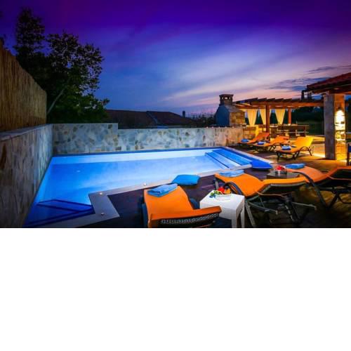 Zastolje Villa Sleeps 11 Pool WiFi