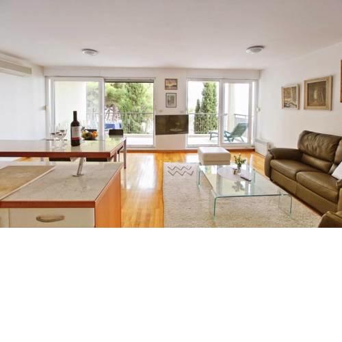 Zenta Luxury Apartment