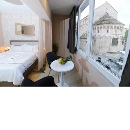 Zoilo Rooms