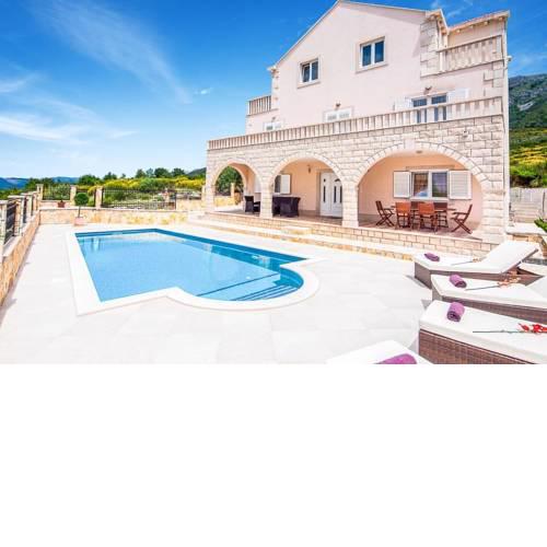 Zvekovica Villa Sleeps 9 Pool Air Con WiFi